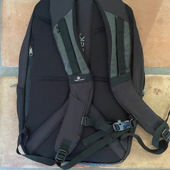 Eagle Creek 20L Backpack NEW - Picture 2 of 3